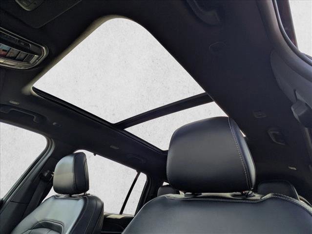 Used 2024 Jeep Grand Cherokee L Limited w/ Luxury Tech Group II image 16