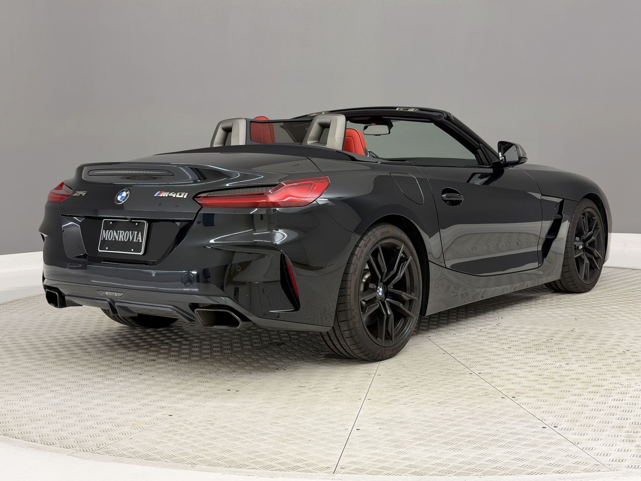 Used 2024 BMW Z4 M40i w/ Premium Package RWD image 9