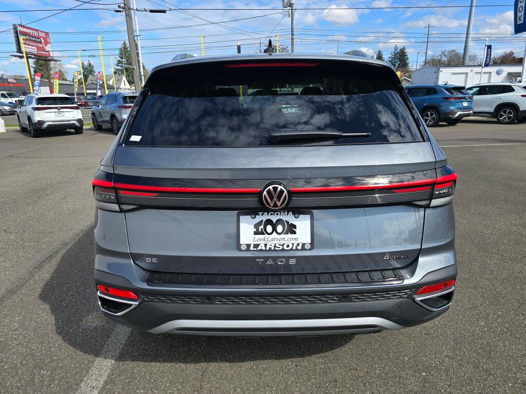 New 2026 Volkswagen Taos SE AWD/4WD image 4