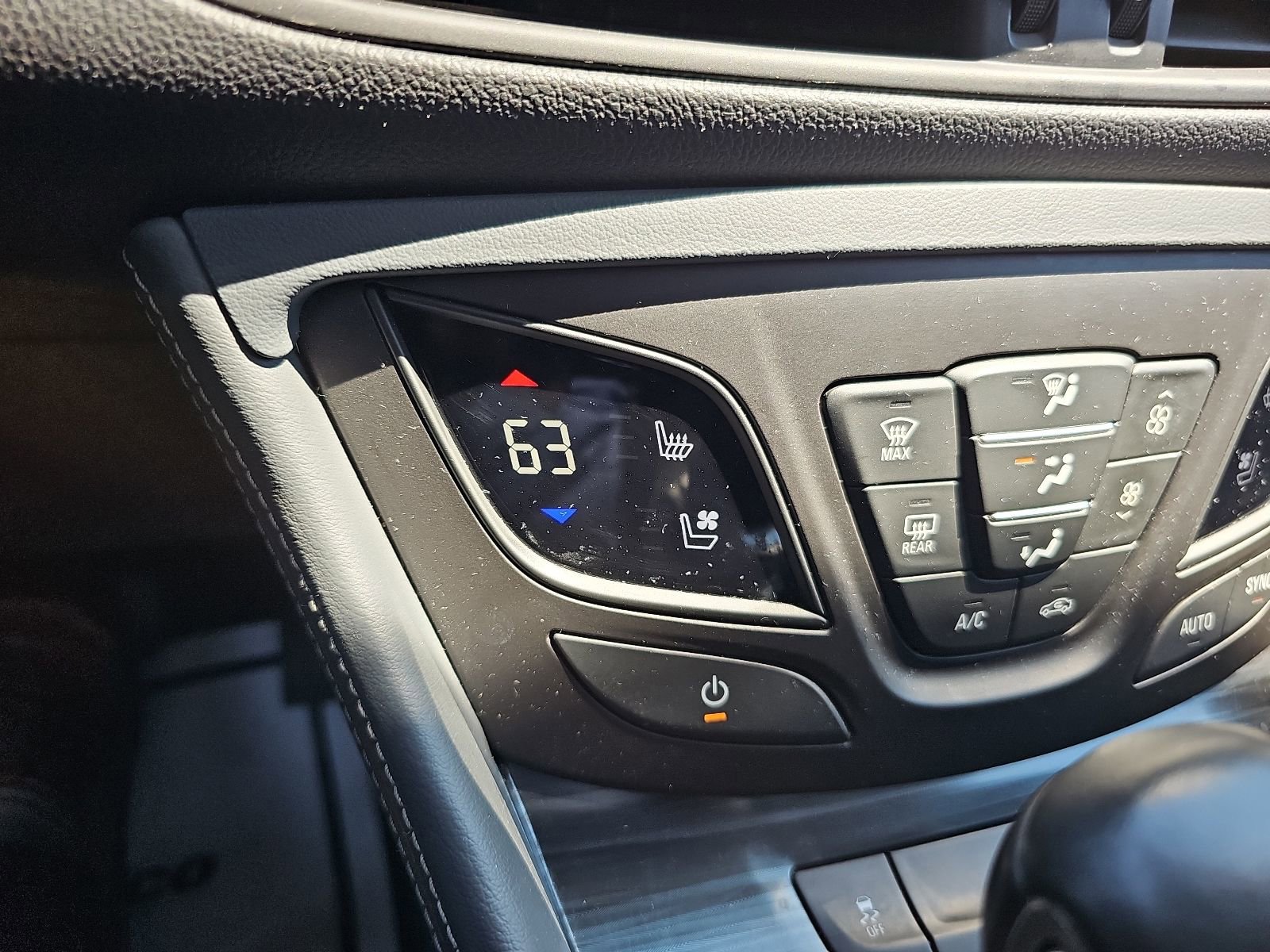Used 2019 Buick Envision Premium w/ Driver Confidence Package AWD/4WD image 22