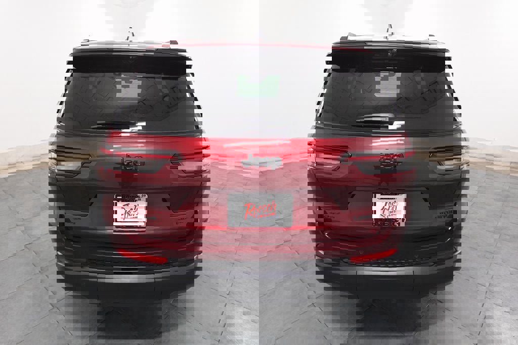 New 2025 Jeep Grand Cherokee L Limited w/ Luxury Tech Group II image 4