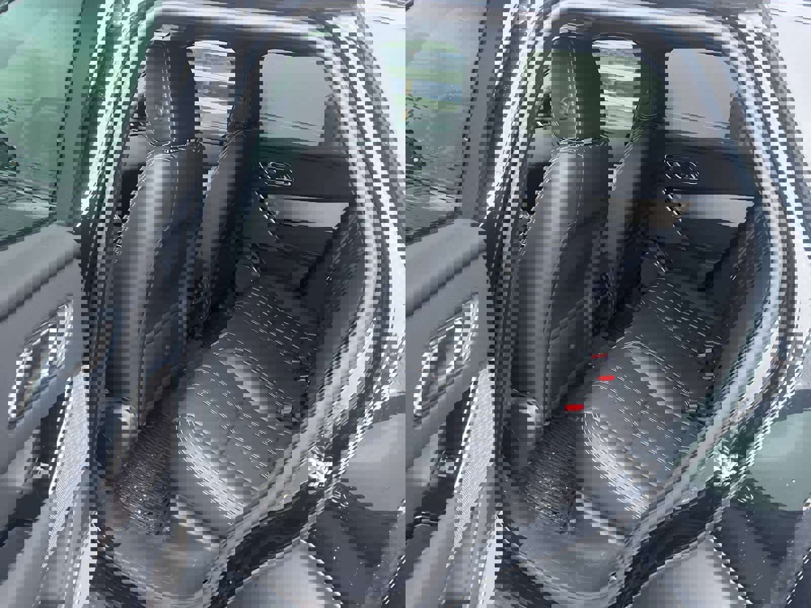 Used 2023 Land Rover Range Rover Velar R-Dynamic S image 17