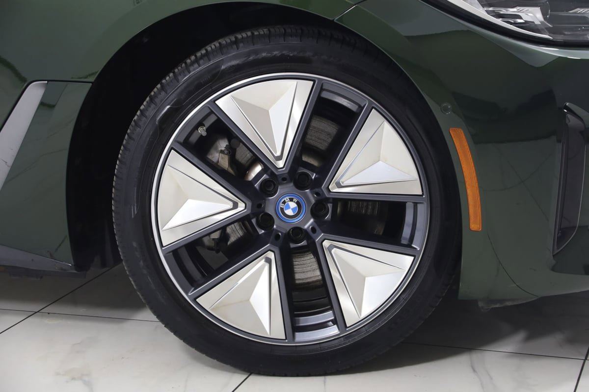 Used 2023 BMW i4 eDrive35 w/ Premium Package RWD image 15