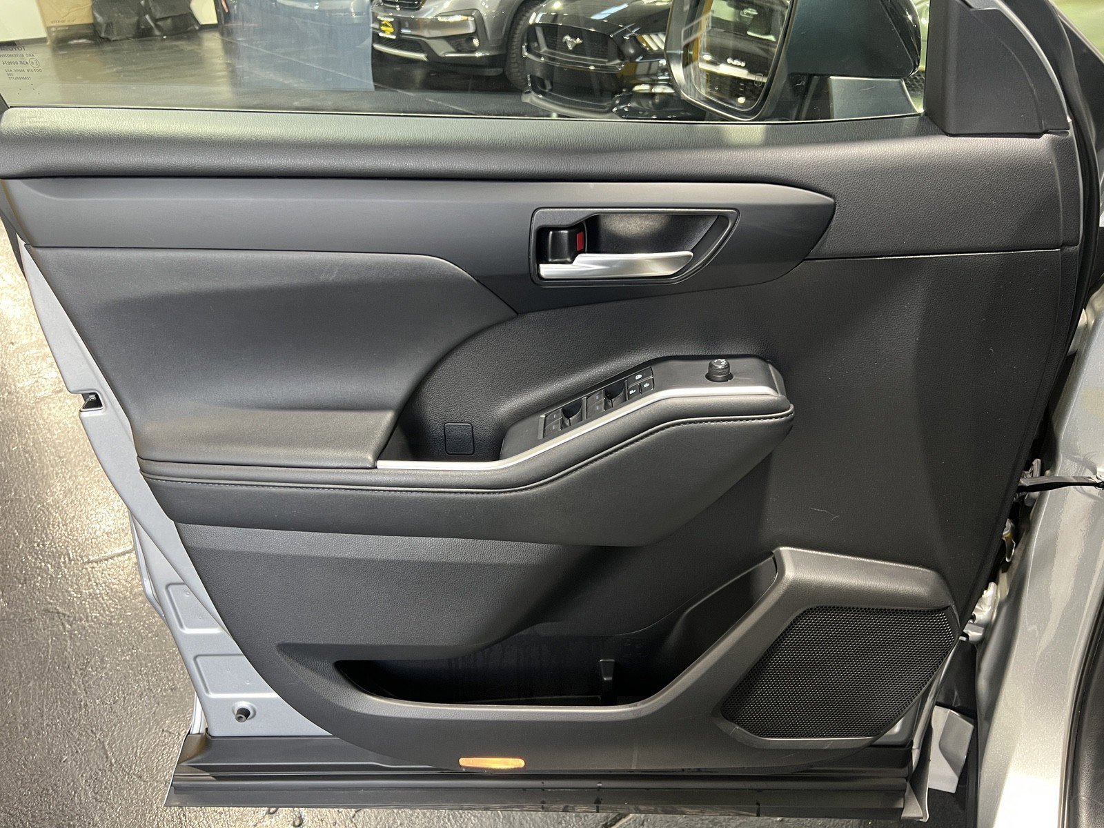 Used 2021 Toyota Highlander XSE image 28