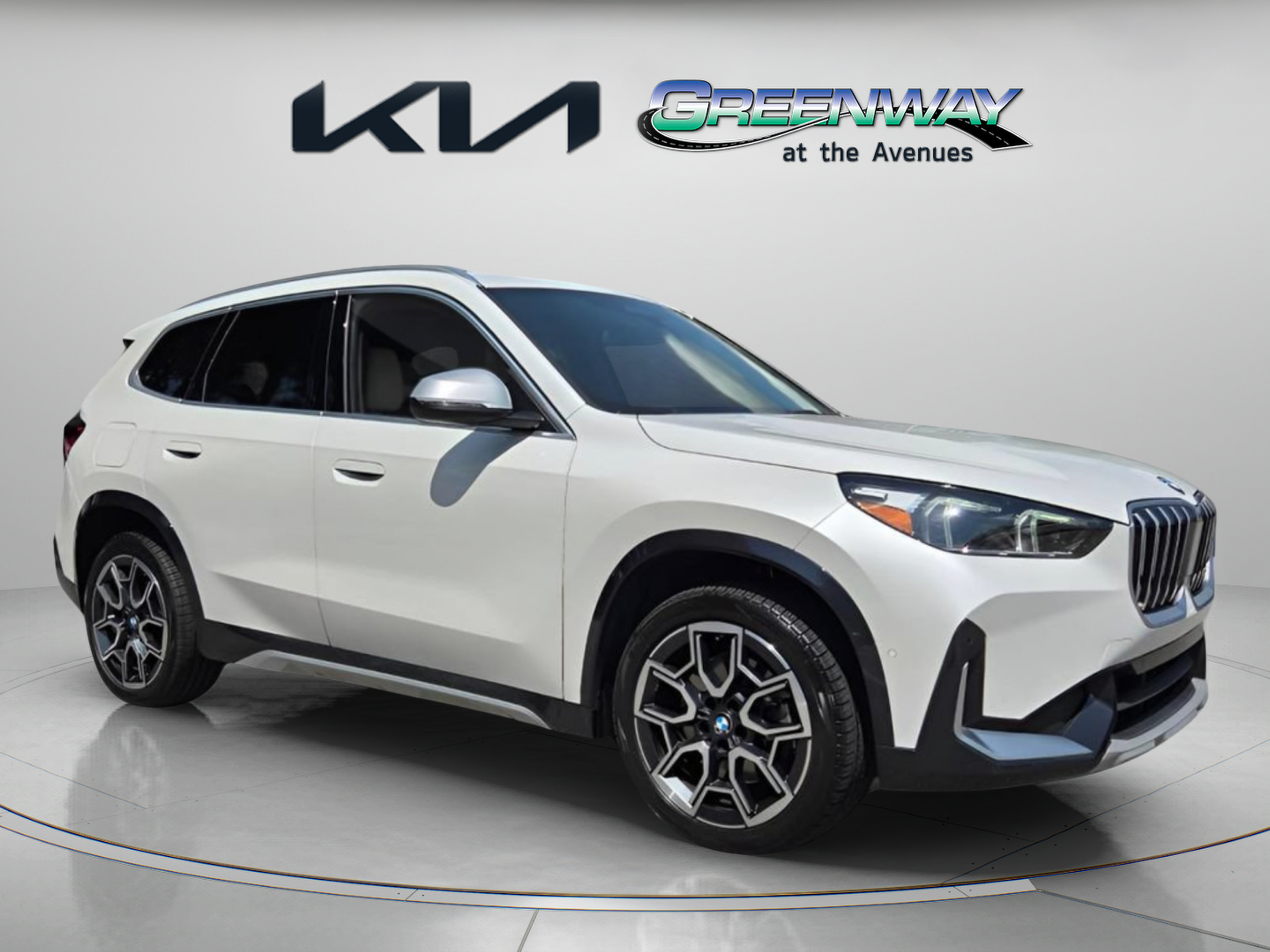 Used 2023 BMW X1 xDrive28i w/ Convenience Package AWD/4WD image 1