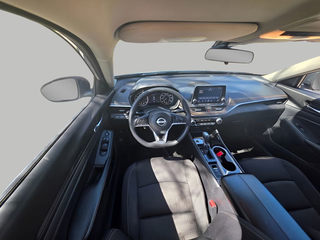 Used 2024 Nissan Altima 2.5 SV image 13