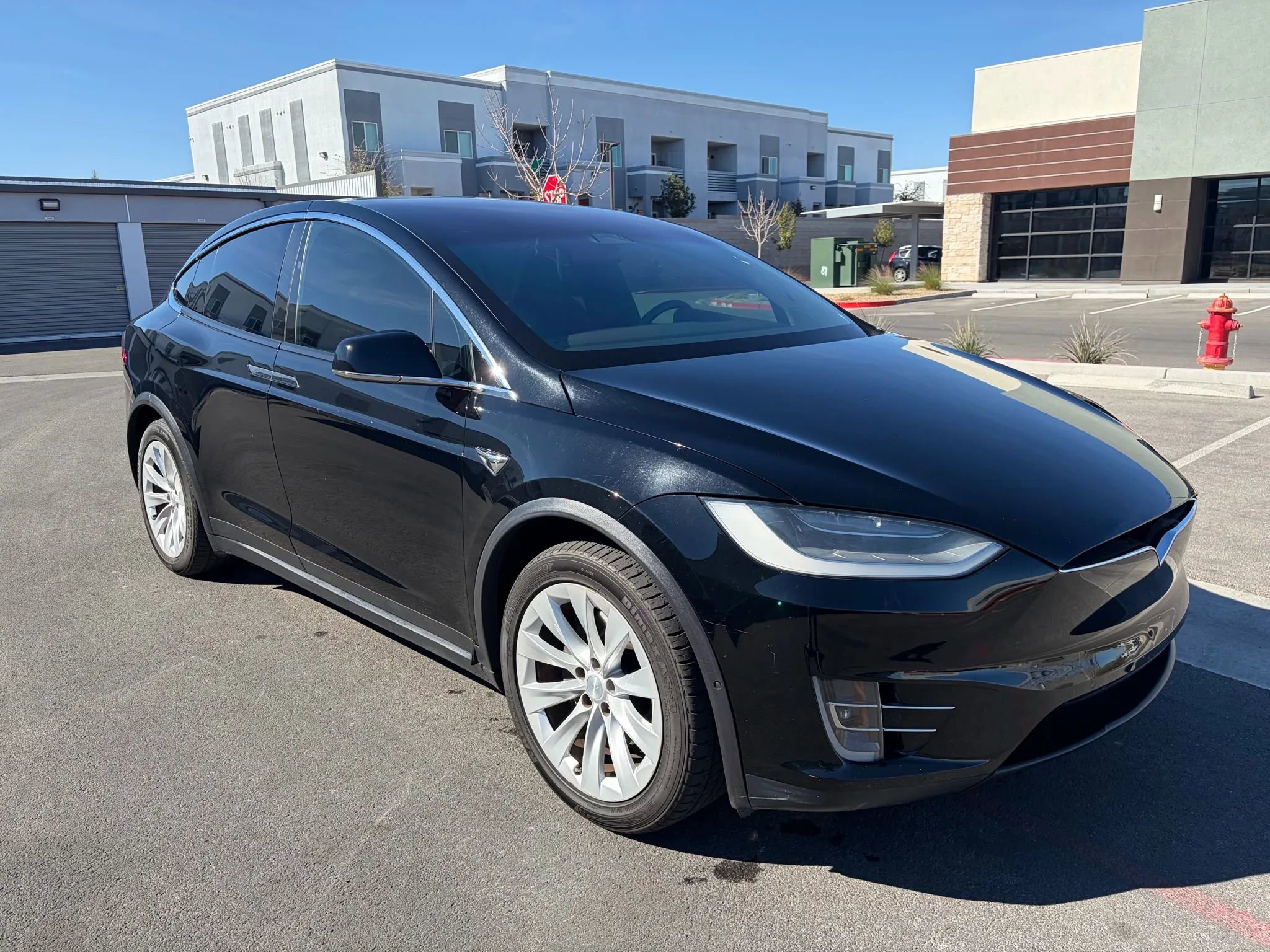 Used 2019 Tesla Model X 75D image 3