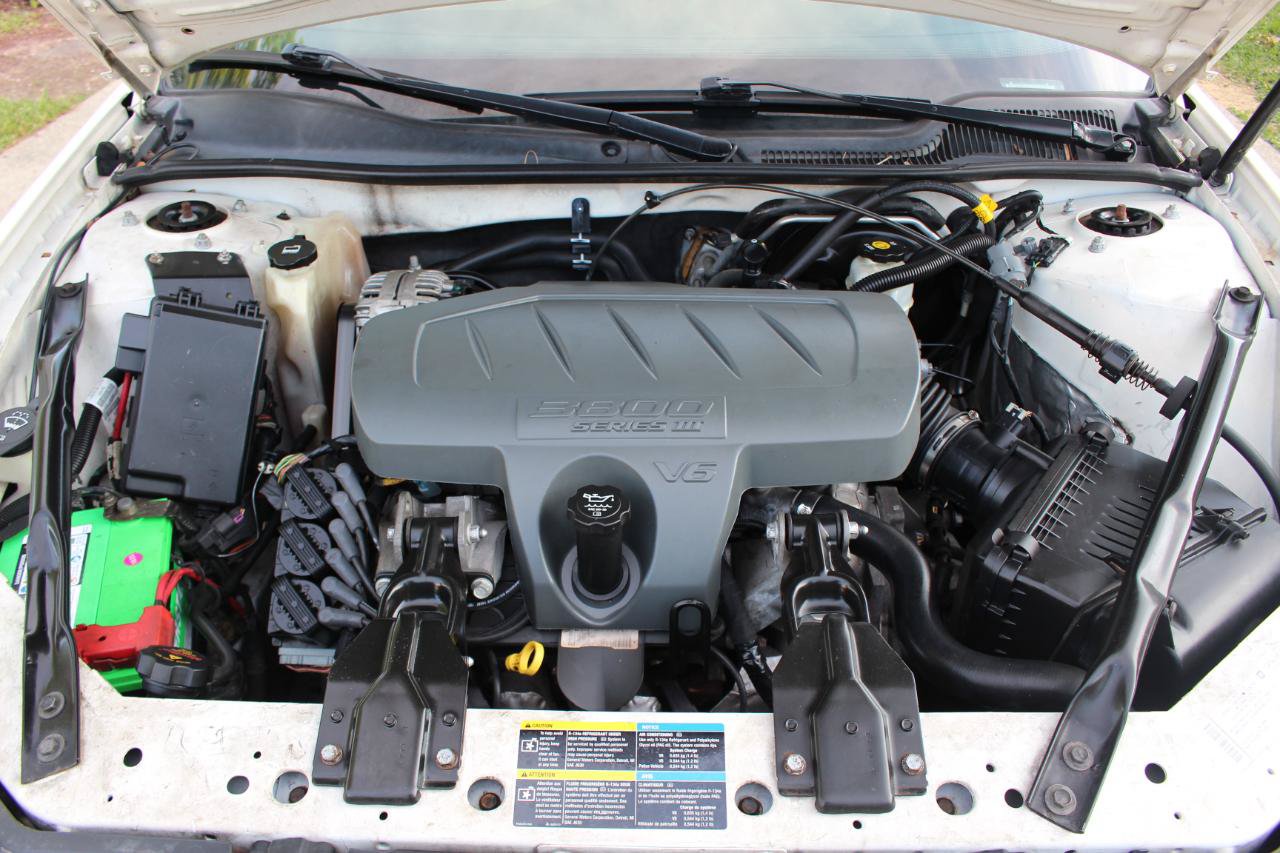Used 2008 Pontiac Grand Prix w/ Preferred Package FWD image 40