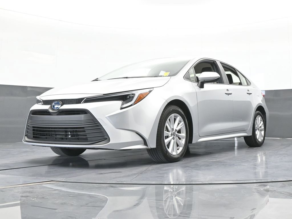 Used 2024 Toyota Corolla LE w/ LE Convenience Package image 44