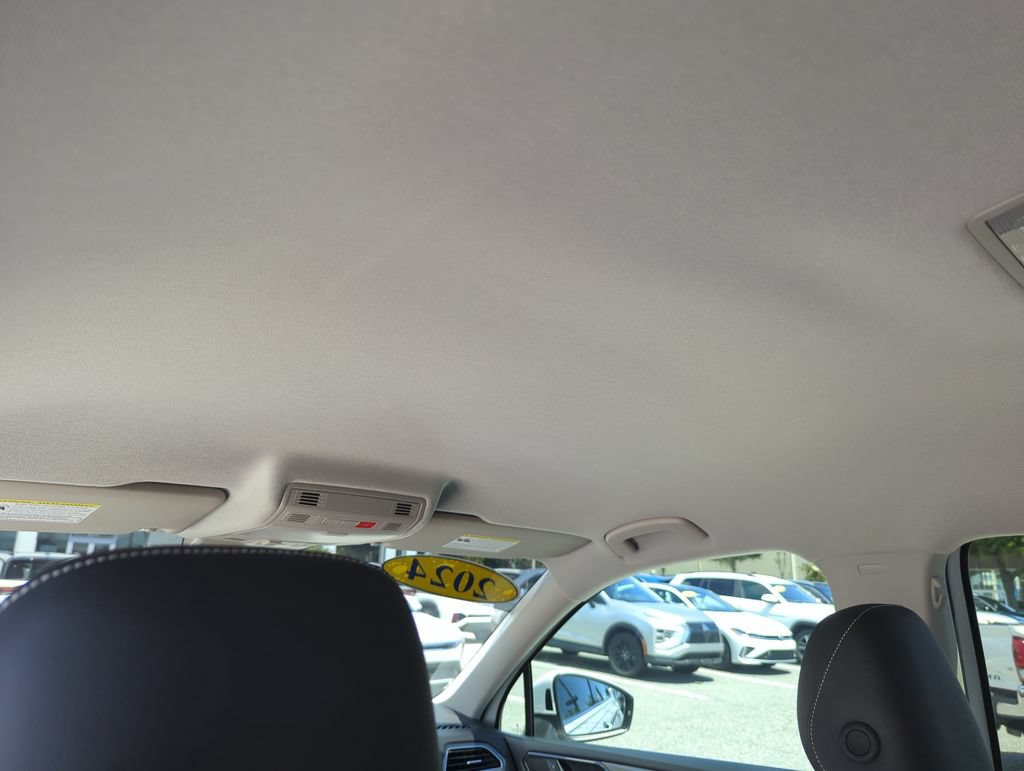 Used 2024 Volkswagen Tiguan SE FWD image 31