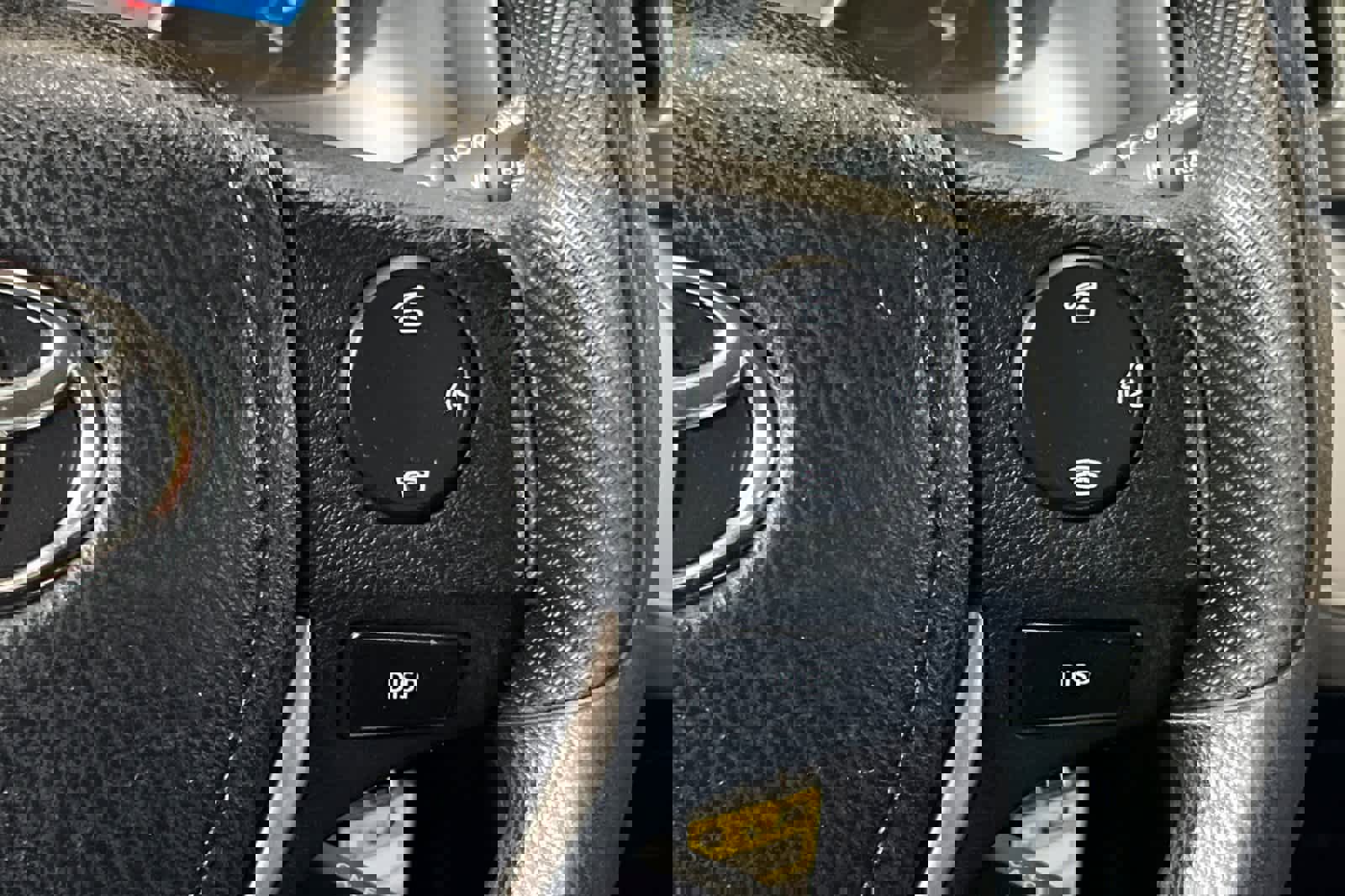 Used 2015 Toyota RAV4 LE image 25