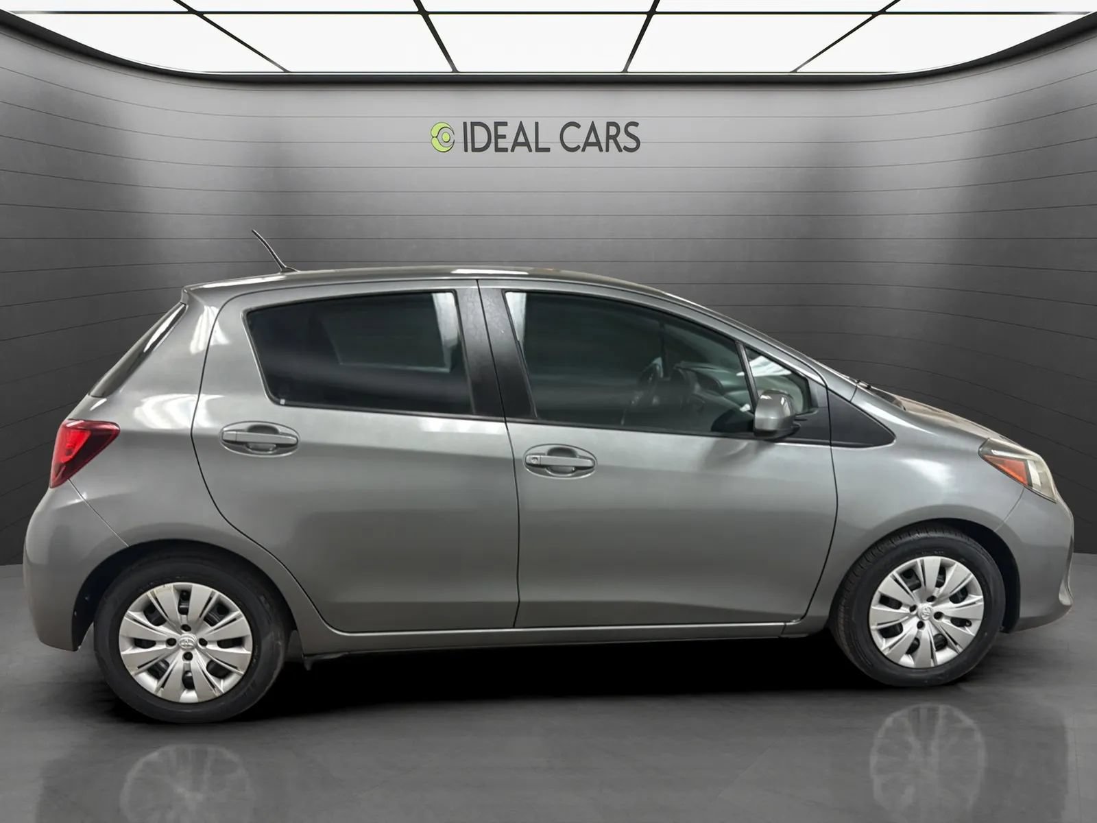 Used 2015 Toyota Yaris L FWD image 4