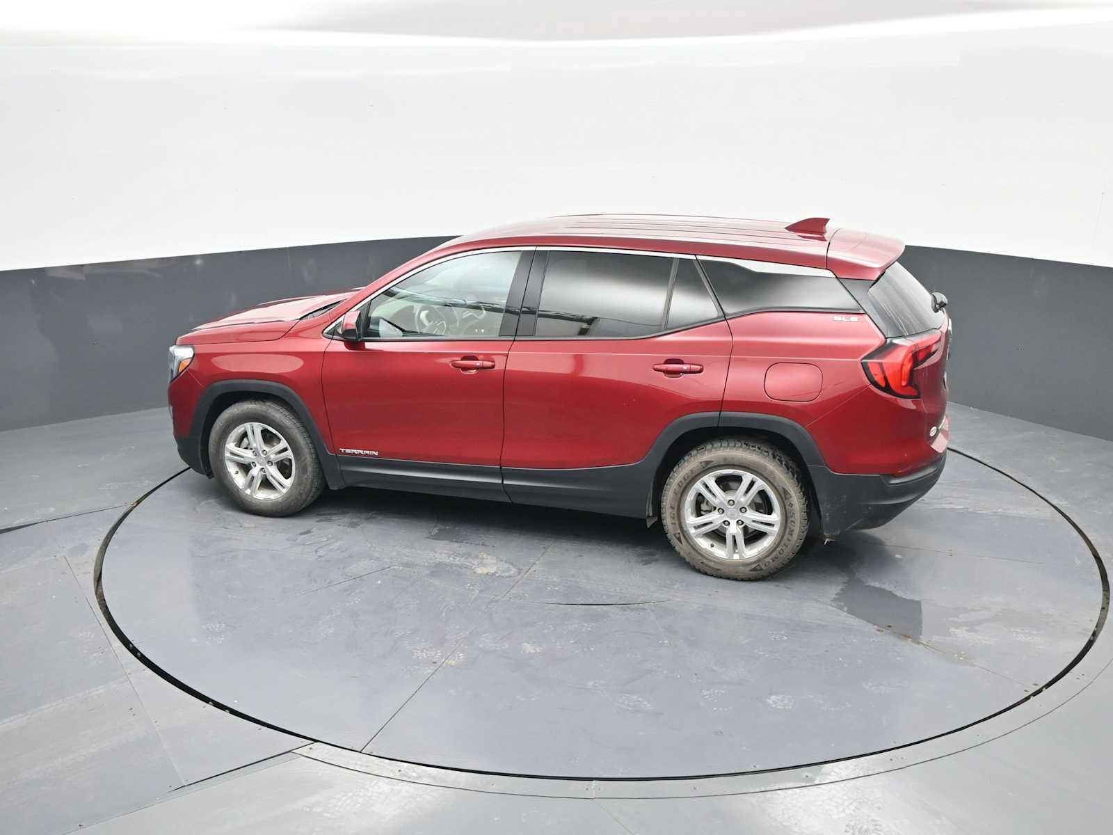 Used 2020 GMC Terrain SLE image 25