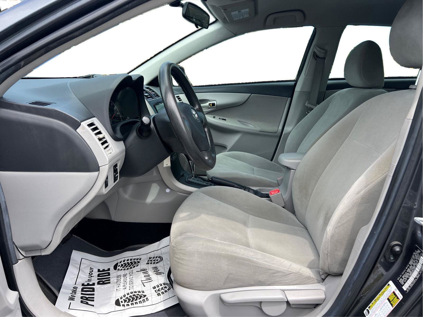 Used 2013 Toyota Corolla L FWD image 10