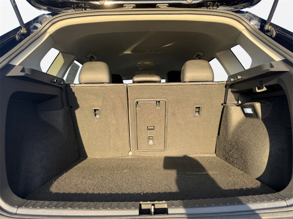 Used 2024 Volkswagen Taos SE image 18