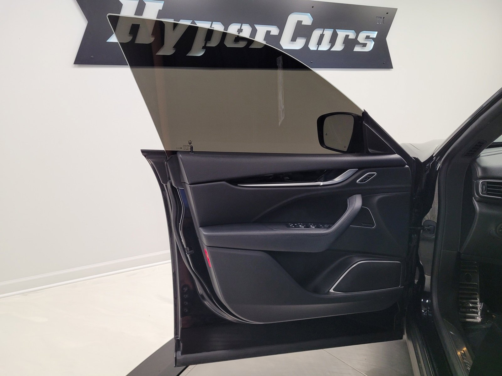 Used 2018 Maserati Levante GranSport image 17