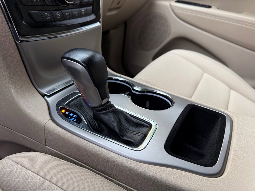 Used 2022 Jeep Grand Cherokee Laredo E image 28