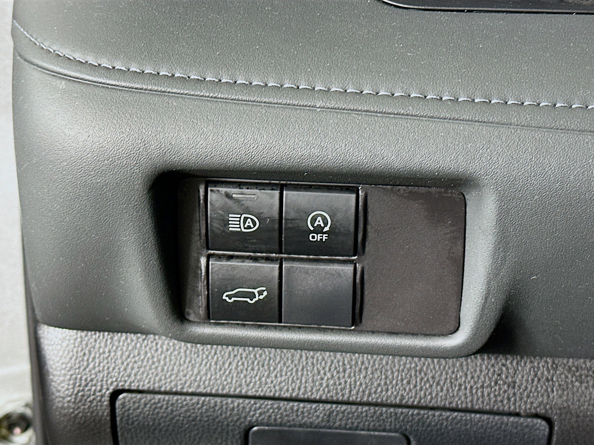 Used 2024 Toyota Highlander XLE FWD image 16