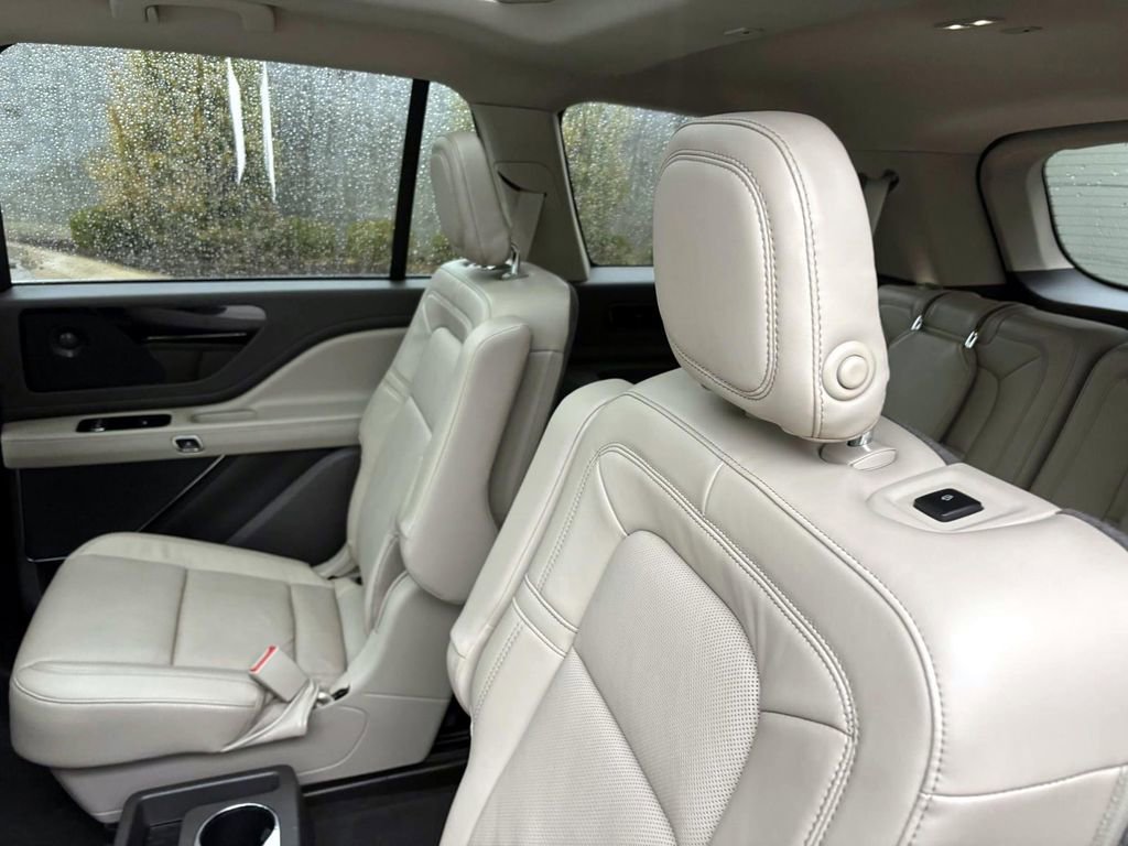 Used 2020 Lincoln Aviator Reserve w/ Equipment Group 201A image 27