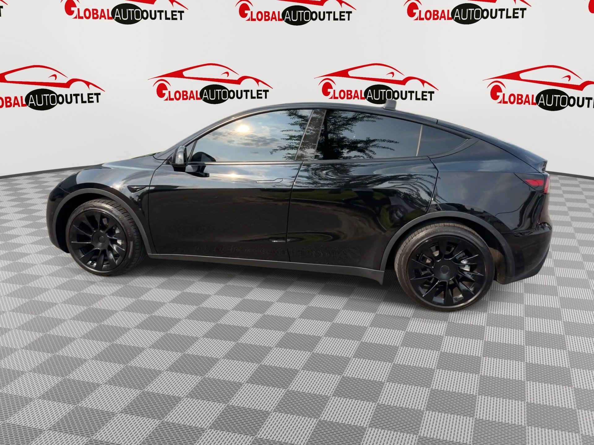 Used 2021 Tesla Model Y Long Range AWD/4WD image 5