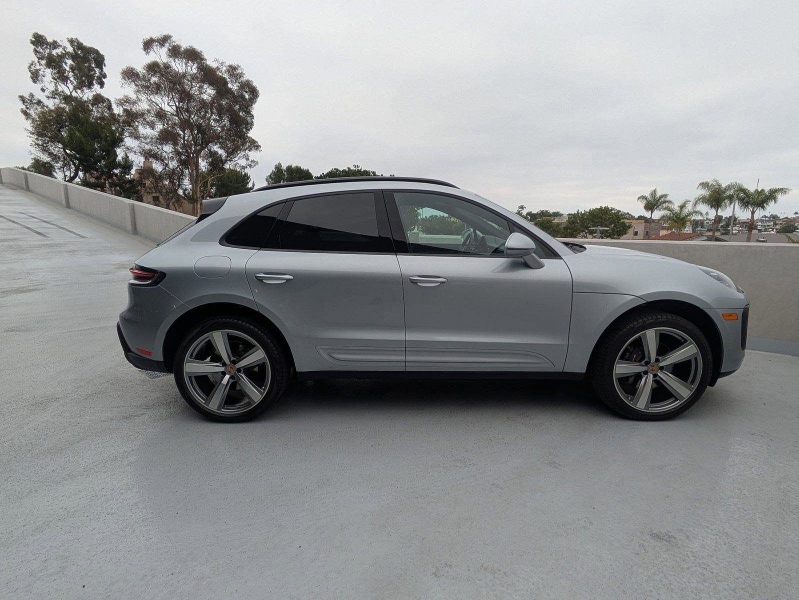 Certified 2024 Porsche Macan image 8