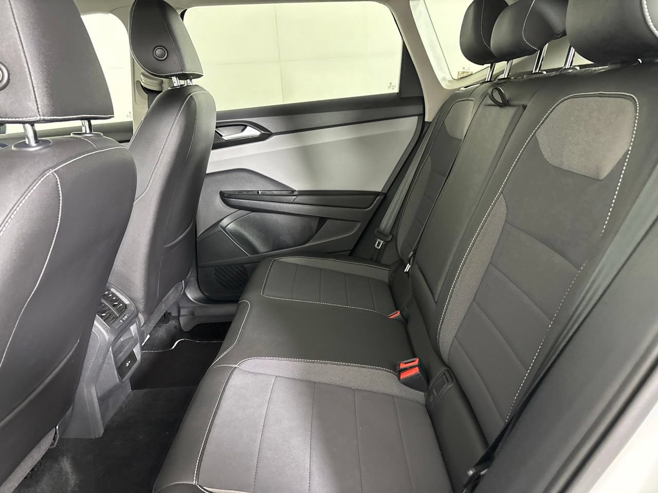 Used 2023 Volkswagen Taos SE w/ Panoramic Sunroof Package AWD/4WD image 24