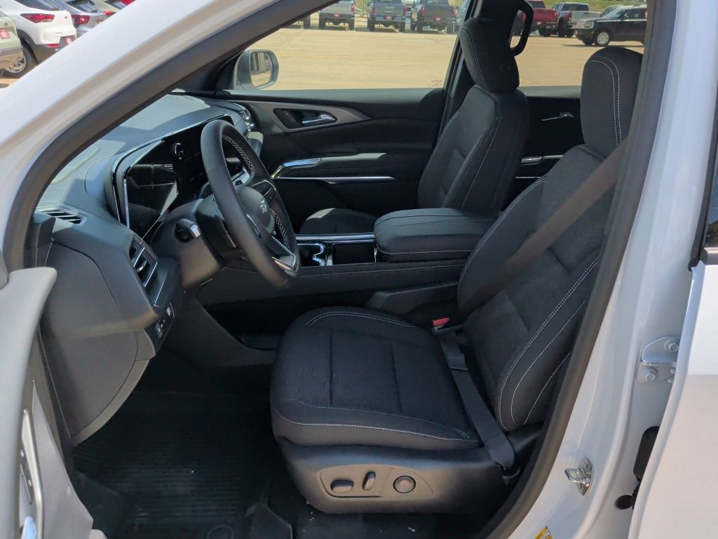 New 2027 Chevrolet Traverse LT w/ Midnight/Sport Edition FWD image 12