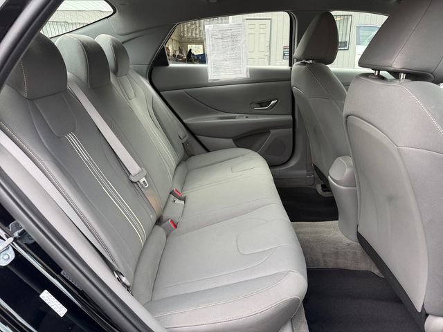 Used 2023 Hyundai Elantra SEL w/ Convenience Package FWD image 18