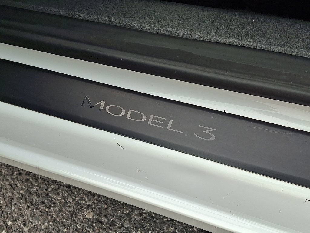 Used 2023 Tesla Model 3 Standard Range RWD image 30