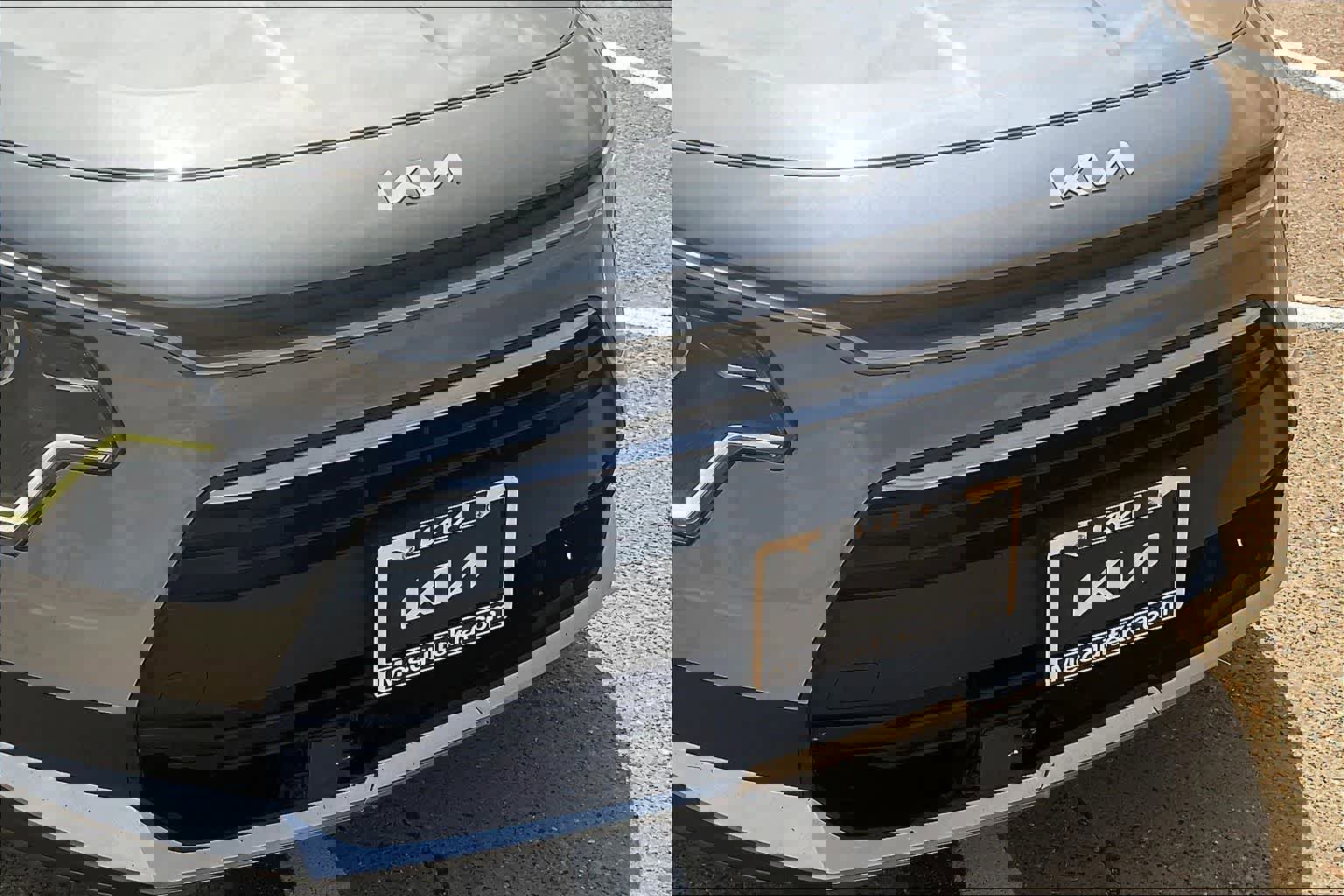 Used 2024 Kia Niro EX image 32