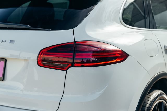 Used 2016 Porsche Cayenne S AWD/4WD image 96
