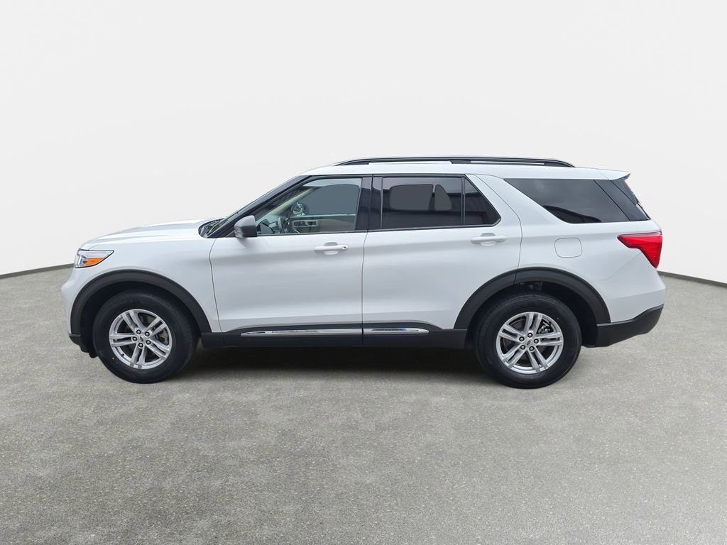 Used 2023 Ford Explorer XLT w/ Equipment Group 202A image 8