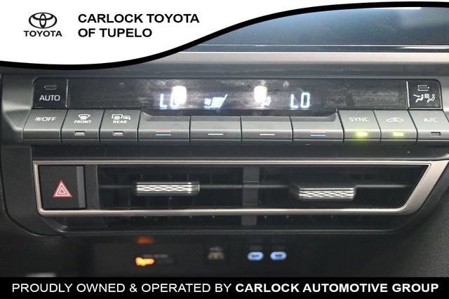 Used 2025 Toyota Camry SE FWD image 29