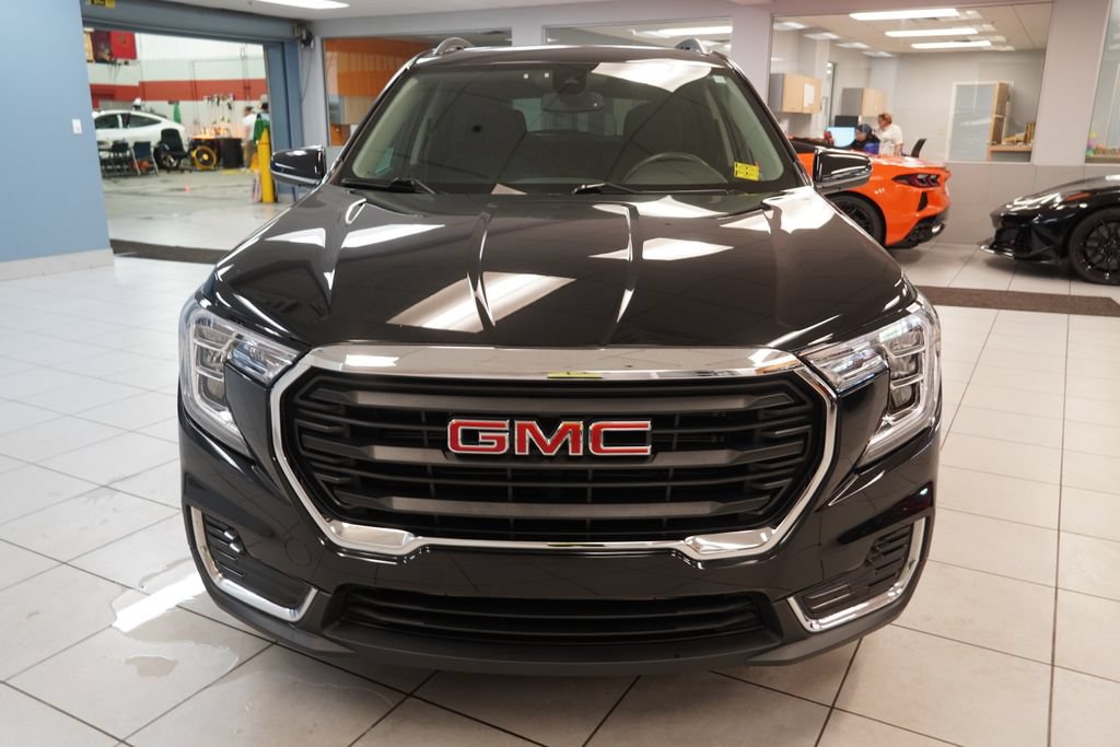 Used 2024 GMC Terrain SLE w/ Driver Convenience Package FWD image 15