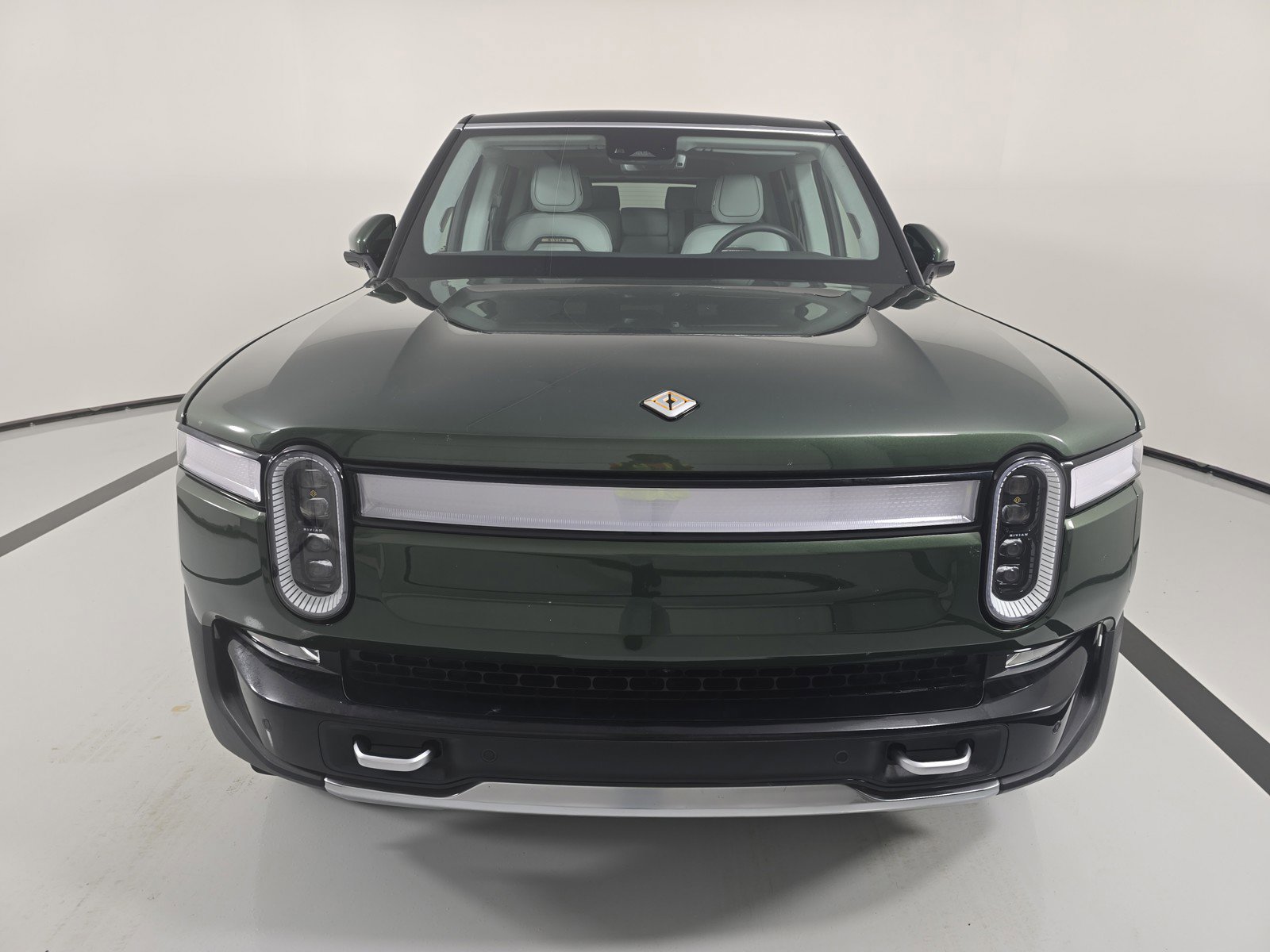 Used 2024 Rivian R1S Adventure image 8