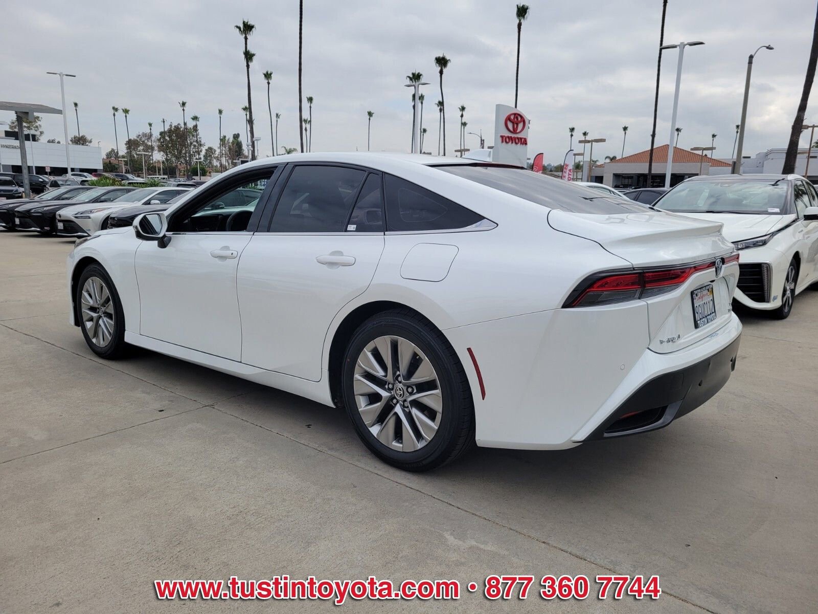 Certified 2023 Toyota Mirai w/ Advanced Technology Package RWD image 6