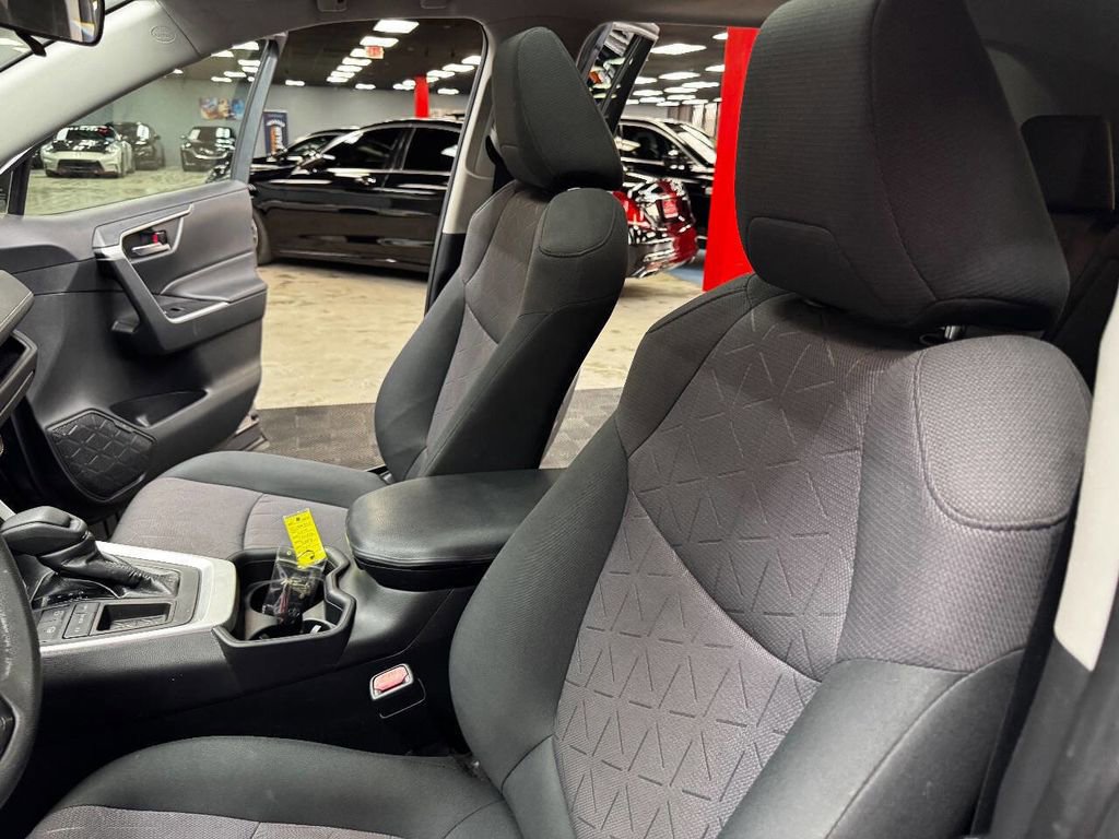 Used 2019 Toyota RAV4 XLE image 35