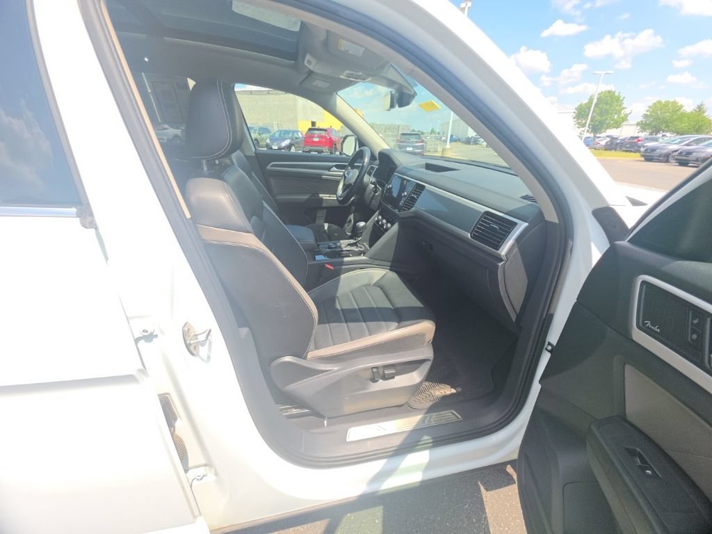 Used 2022 Volkswagen Atlas SEL Premium AWD/4WD image 34