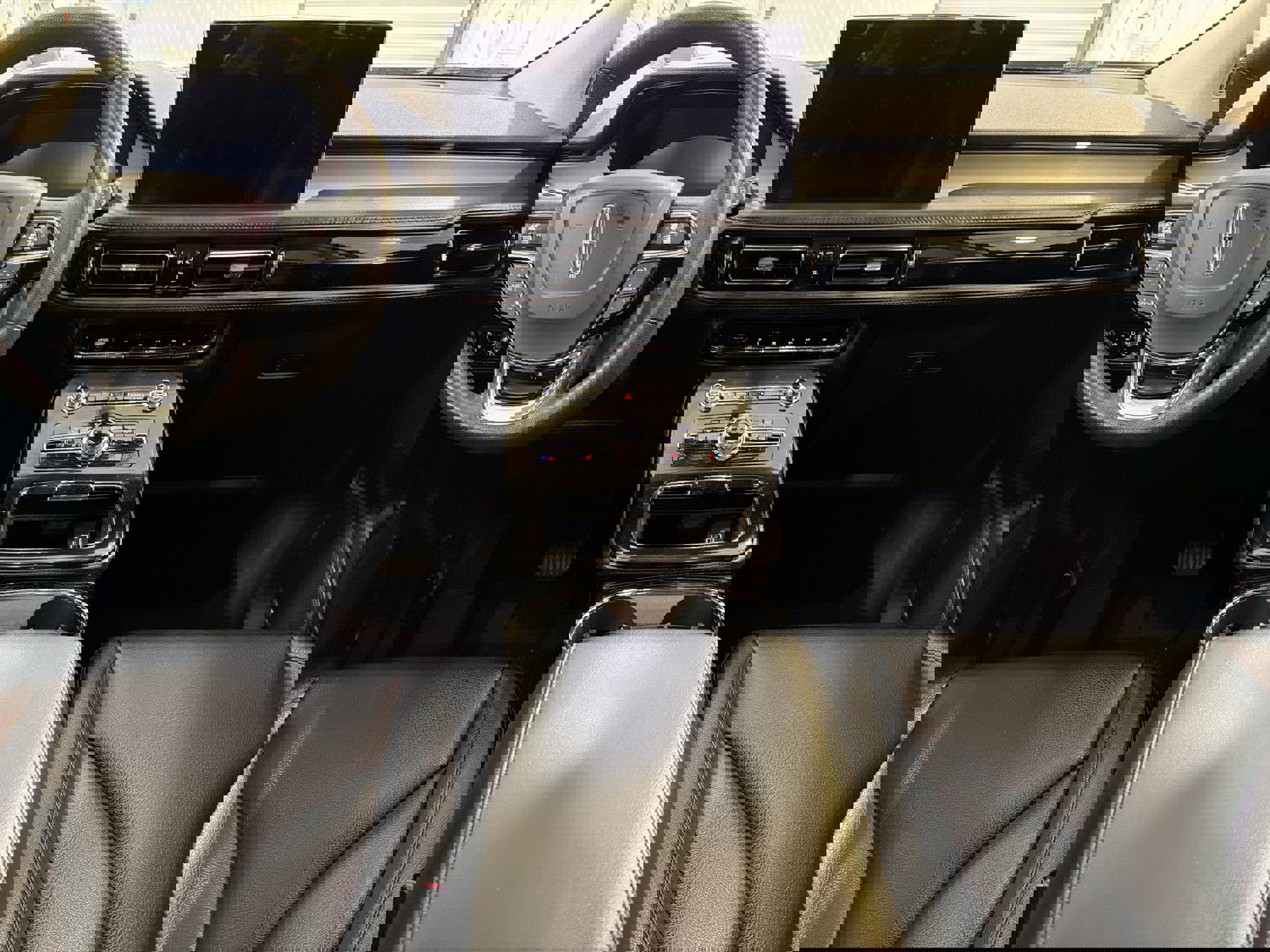 Used 2022 Lincoln Nautilus FWD w/ Premium Package image 22