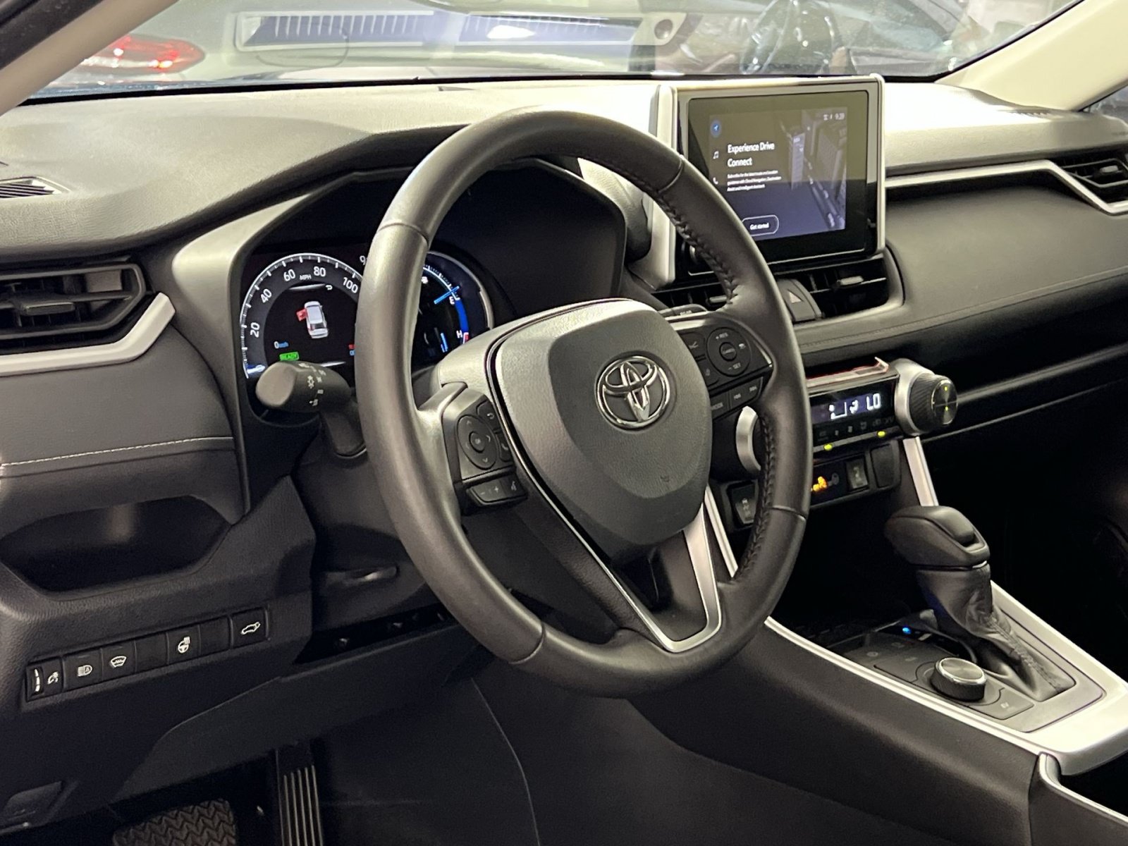 Used 2024 Toyota RAV4 XLE w/ Convenience Package AWD/4WD image 15