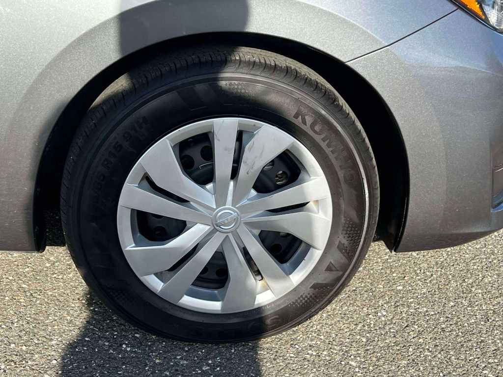 Used 2025 Nissan Versa S image 9