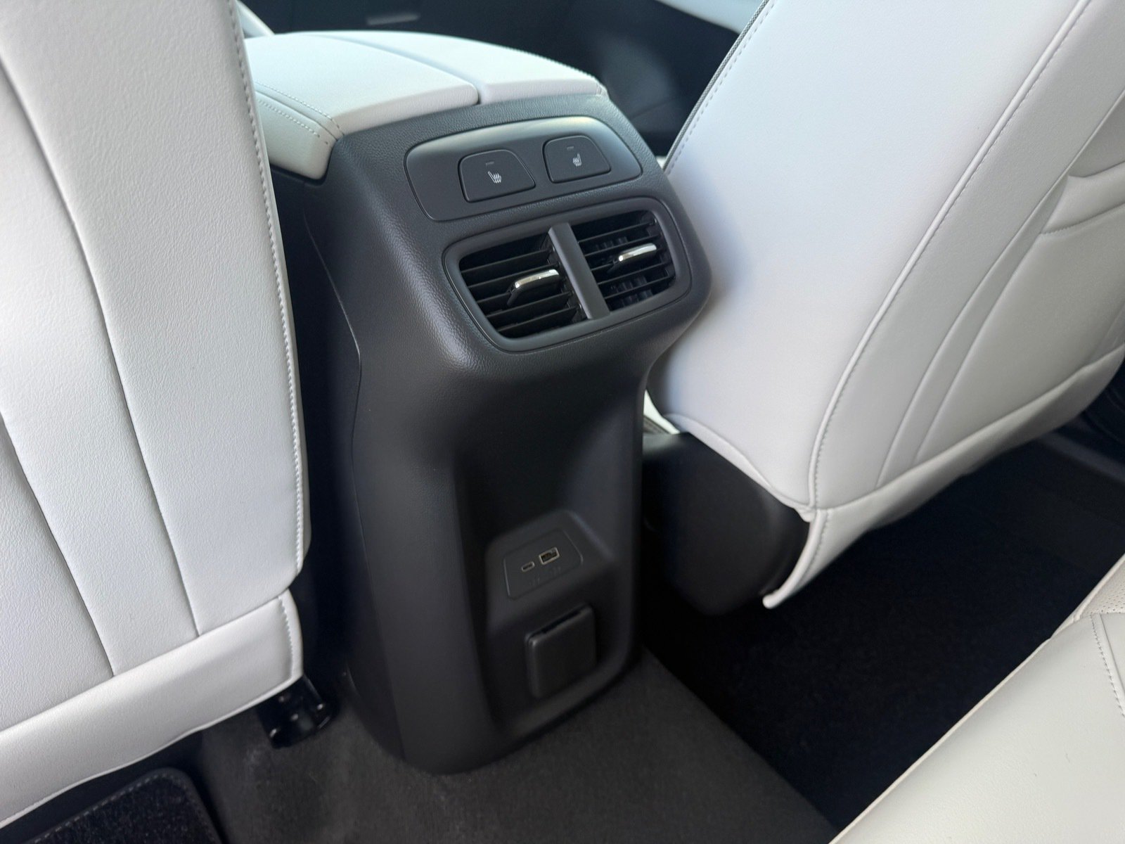 Used 2025 Buick Envision Avenir AWD/4WD image 26