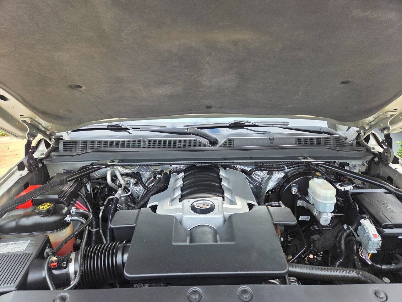 Used 2016 Cadillac Escalade Luxury image 24