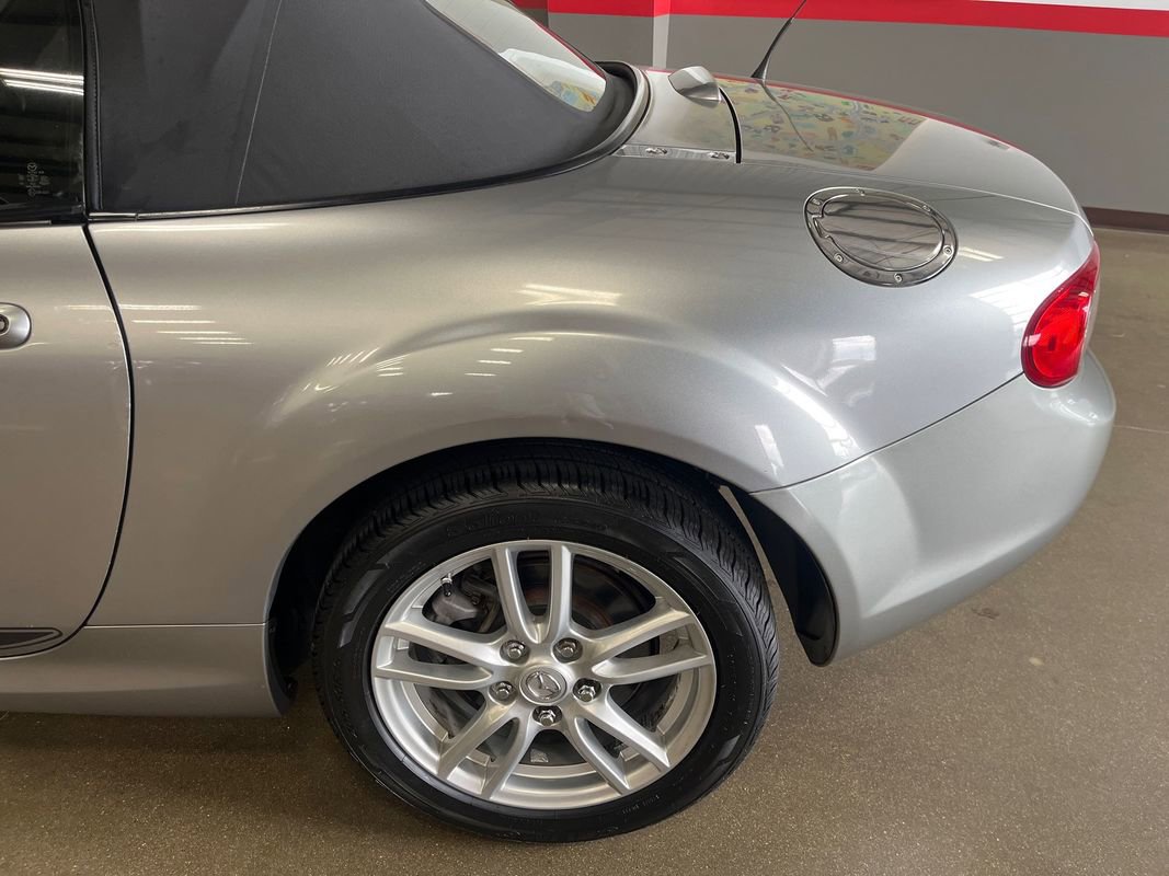 Used 2011 MAZDA MX-5 Miata Sport image 48
