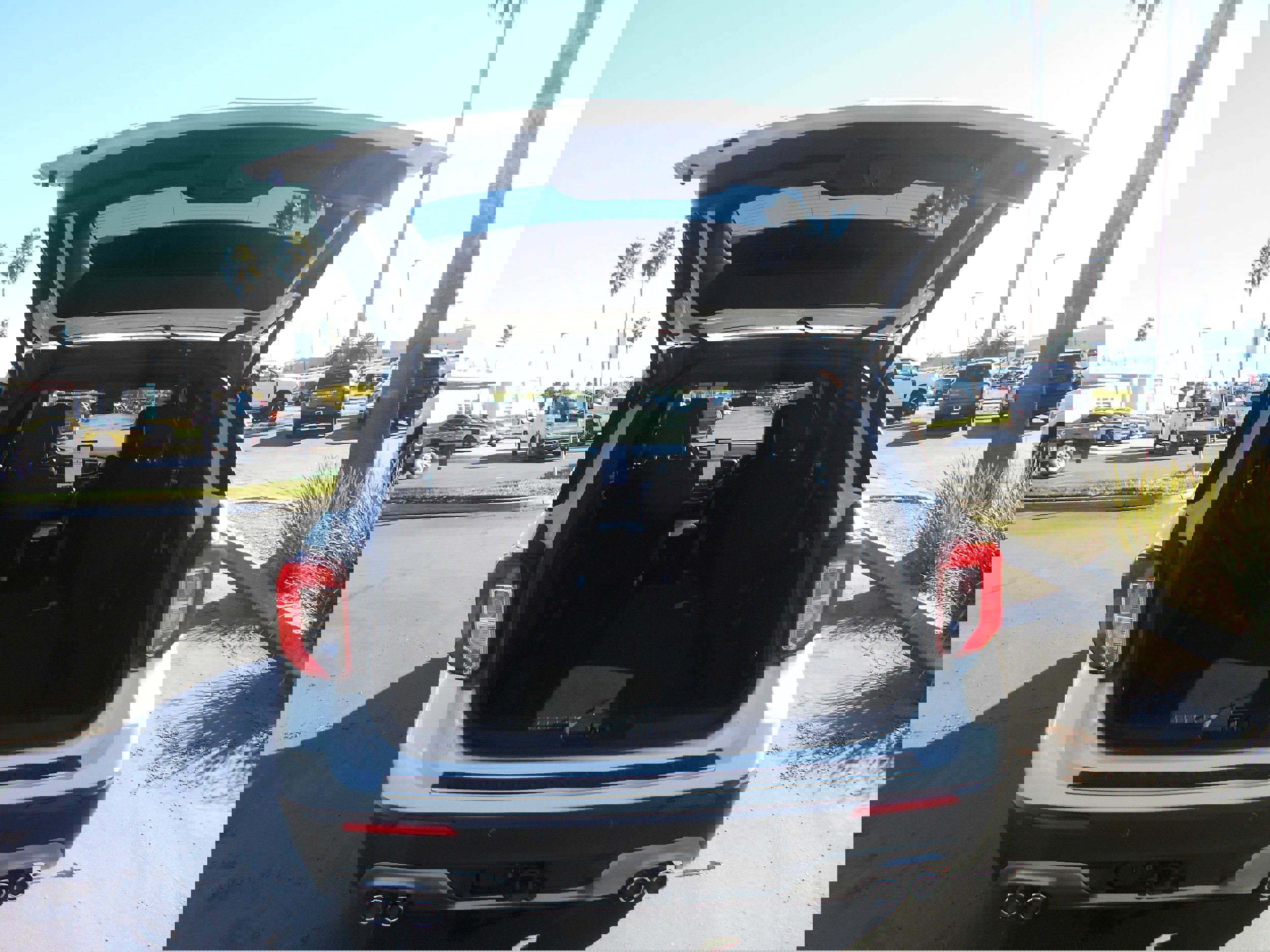 Used 2021 Ford Explorer Platinum w/ Equipment Group 601A image 11