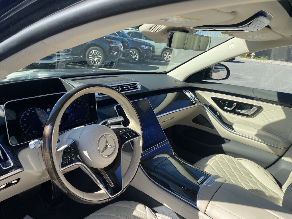 Used 2022 Mercedes-Benz S 580 4MATIC Sedan image 2