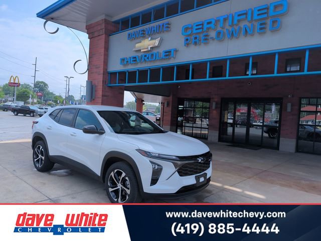 Used 2024 Chevrolet Trax RS FWD image 1