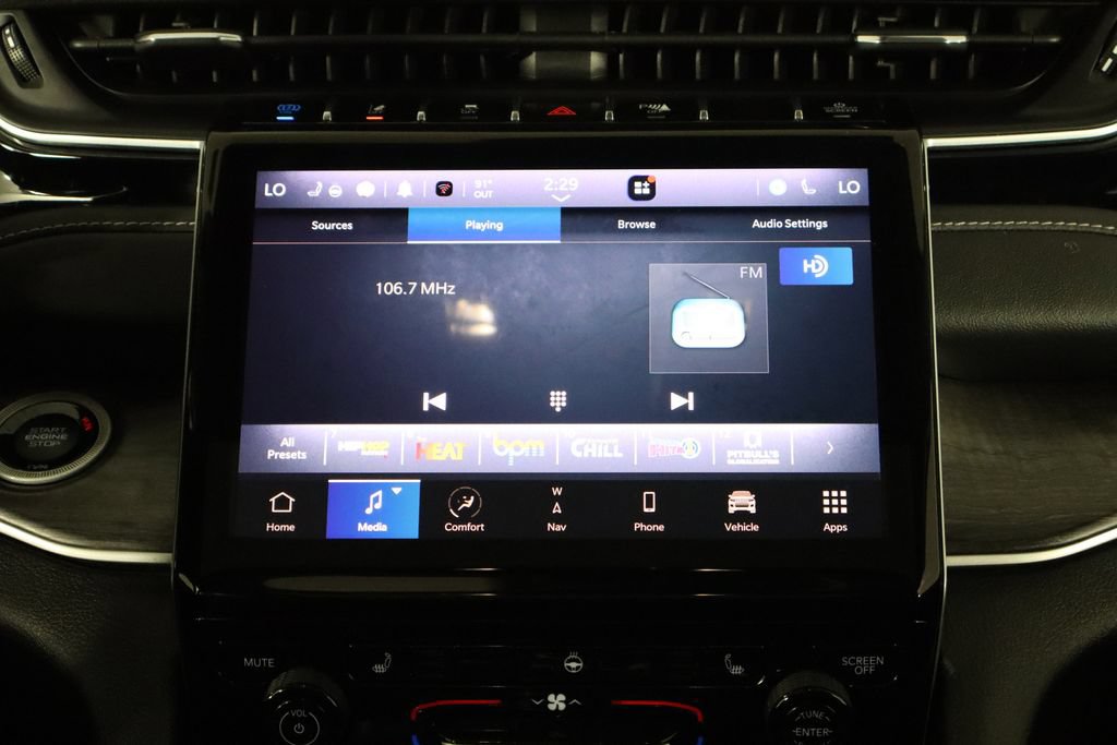 Used 2023 Jeep Grand Cherokee 4WD 4xe image 30