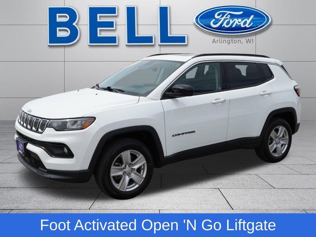 Used 2022 Jeep Compass Latitude w/ Sun and Sound Group AWD/4WD image 9