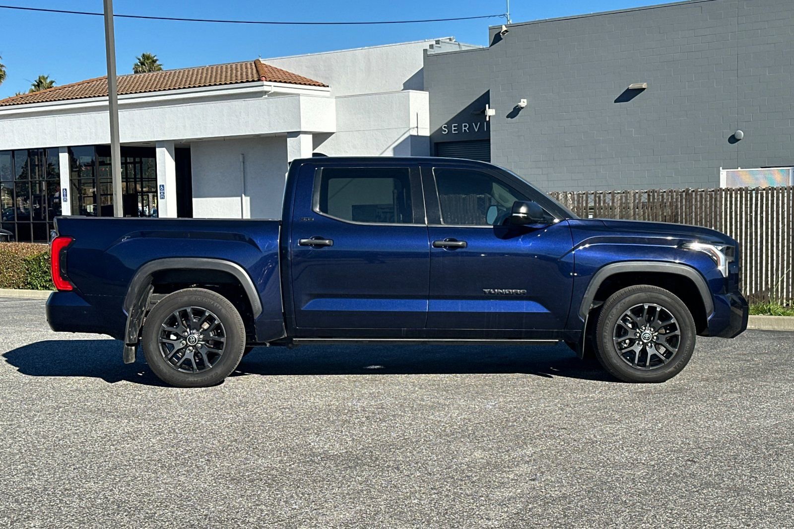 Used 2022 Toyota Tundra SR5 w/ Convenience Package video 3